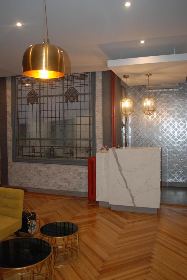 Hostal Avenida Madrid Exterior photo