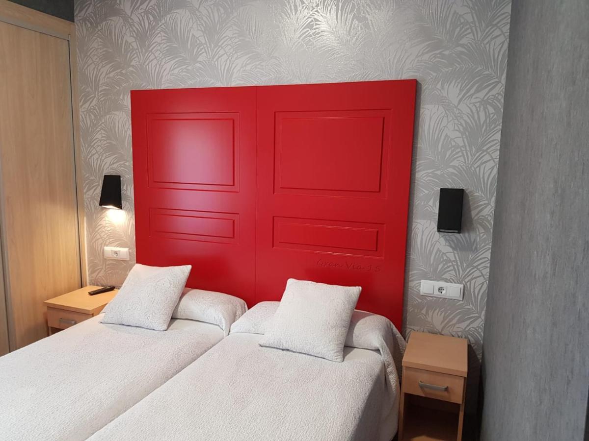 Hostal Avenida Madrid Exterior photo