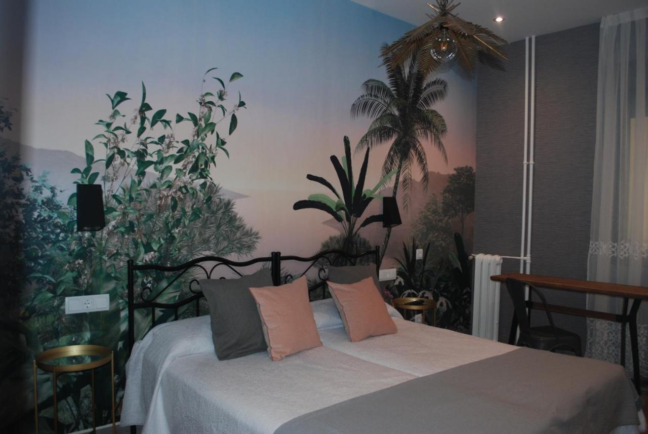 Hostal Avenida Madrid Exterior photo