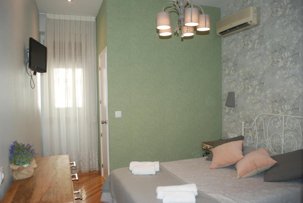 Hostal Avenida Madrid Exterior photo