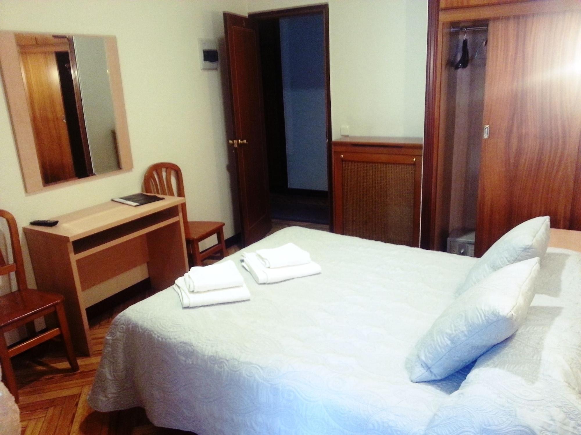 Hostal Avenida Madrid Exterior photo