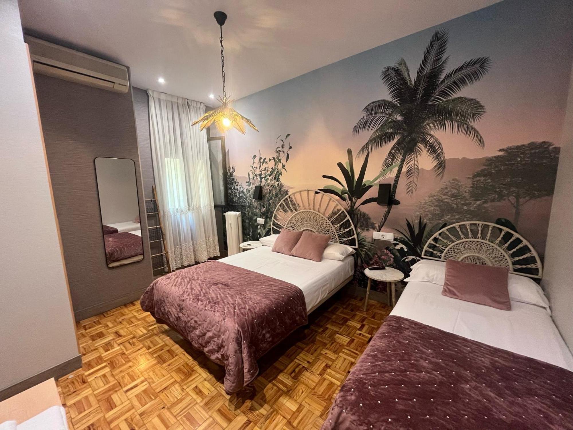 Hostal Avenida Madrid Exterior photo